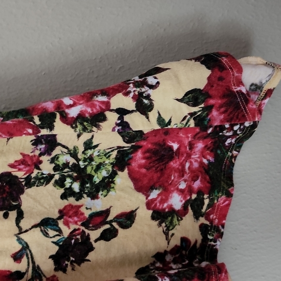 FALL Floral Lace Inset Hanky Hem Top Blouse Size M - Picture 4 of 6